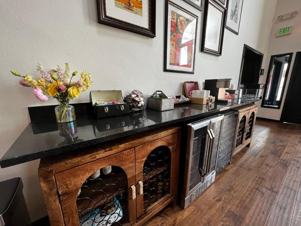 Hotel Frisco Luaran gambar