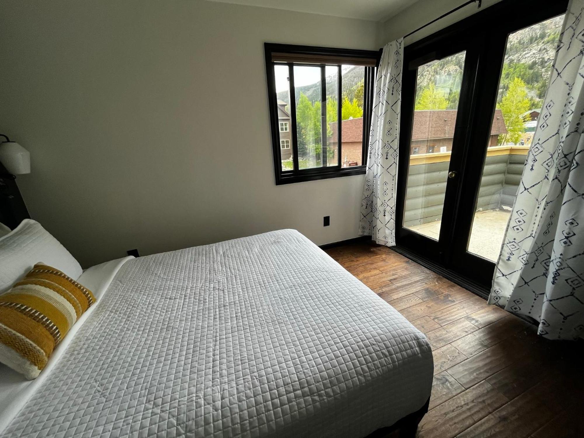 Hotel Frisco Luaran gambar