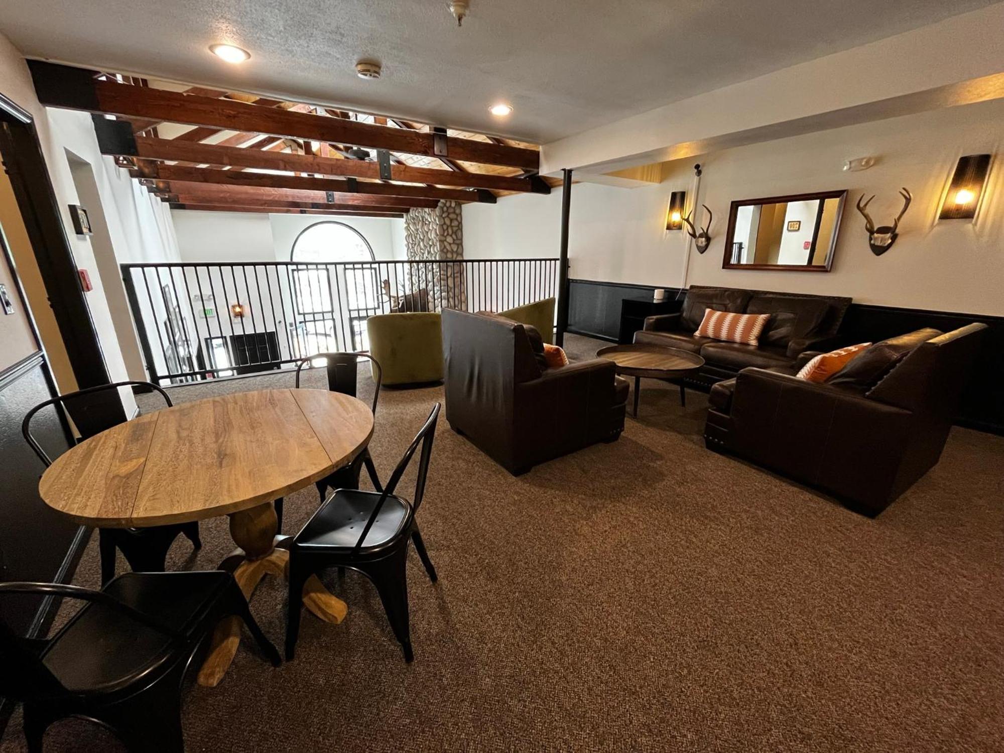Hotel Frisco Luaran gambar